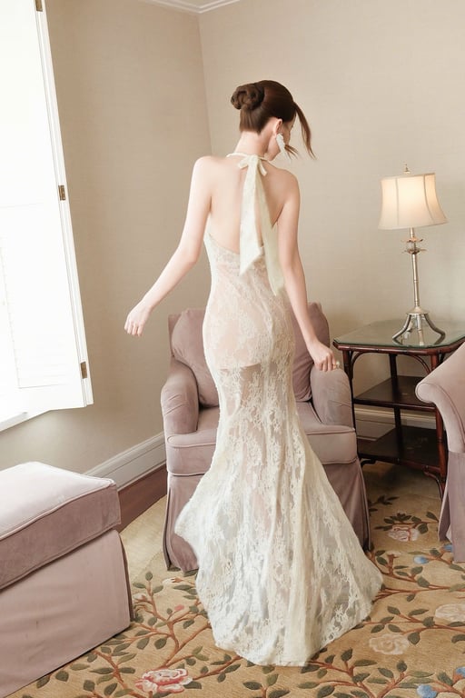Đầm yếm ren hoa đan ngực brand OBIBI