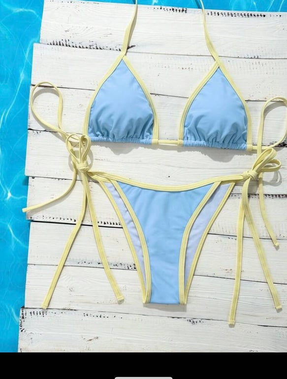 Bikini mảnh xanh dương