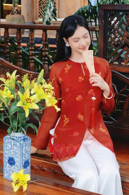 Sumire - Bà ba Lạc Hoa Bính đỏ A.