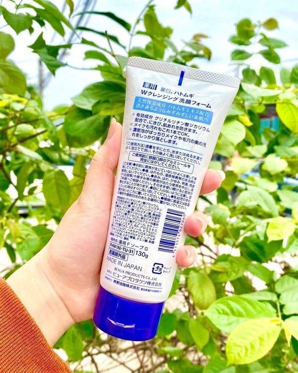 Sữa rửa mặt trắng da Hatomugi Nhật Bản 130gr