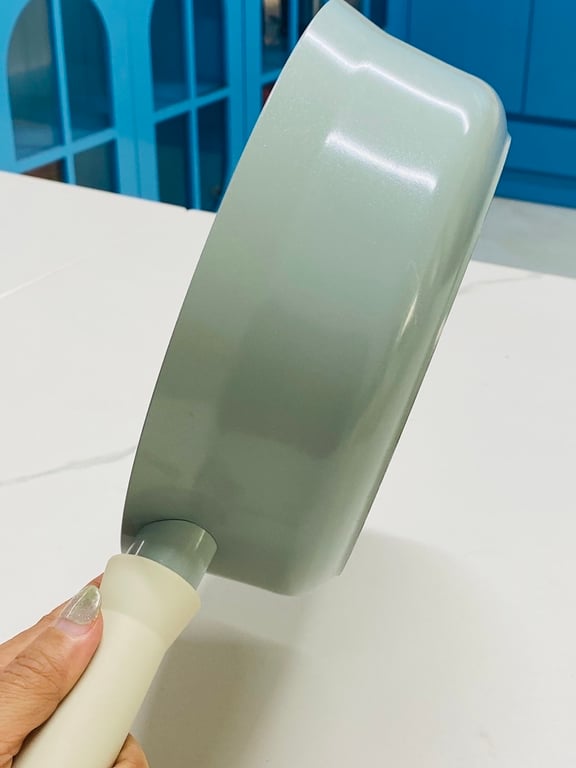 Chảo đúc cao cấp đáy từ nguyên tấm Lock&Lock 22cm CSU1225