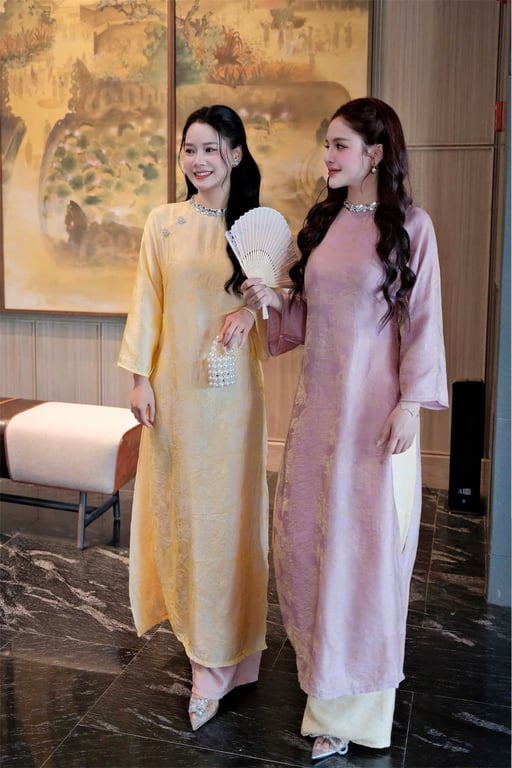 AD tằm óng cổ tròn vàng M