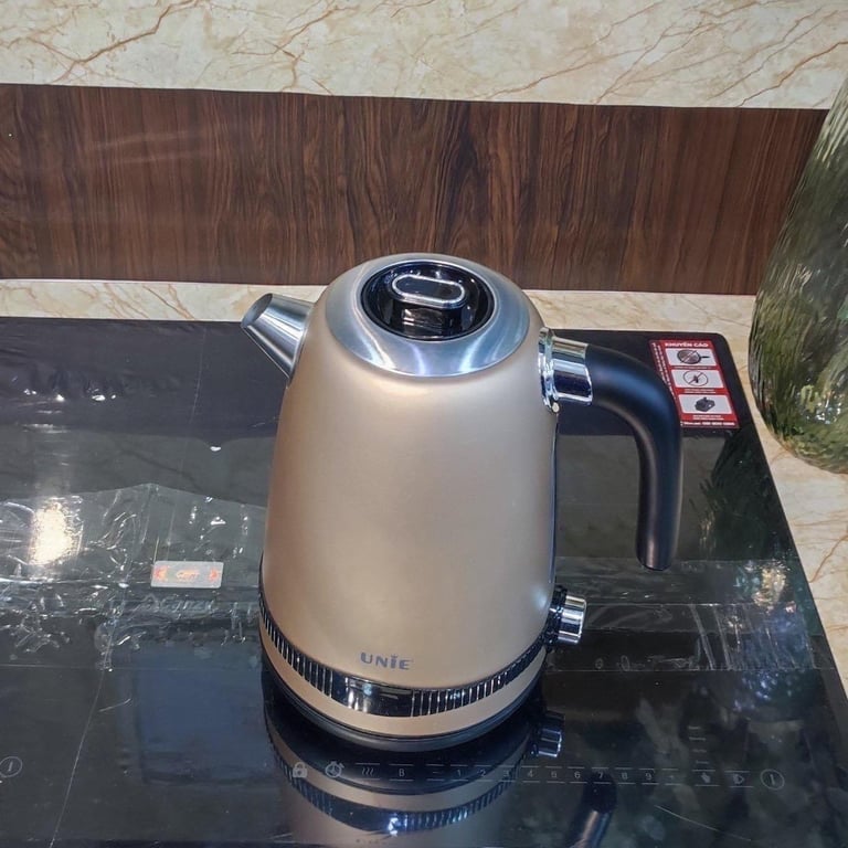 Ấm siêu tốc UNIE UEK1762C