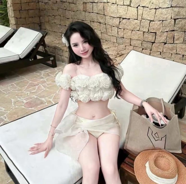Set bikini áo hoa màu be