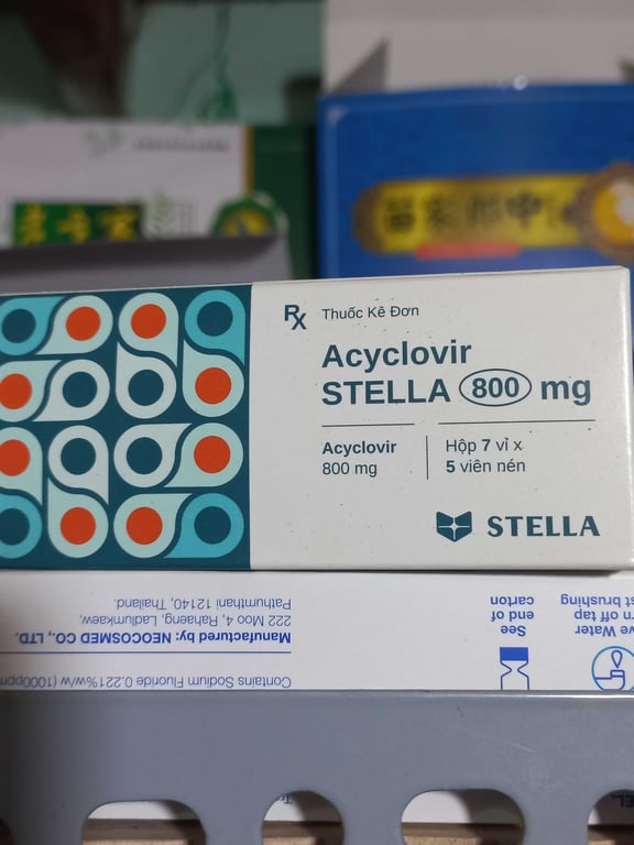 Acyclovir 800mg stella hộp /