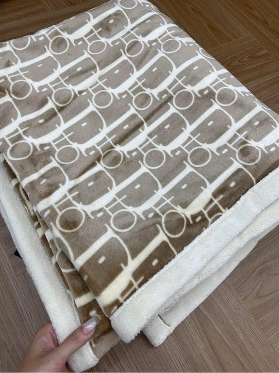 Chăn lông cừu thương hiệu, size 200x230cm, trọng lượng 2.5kg (2)
