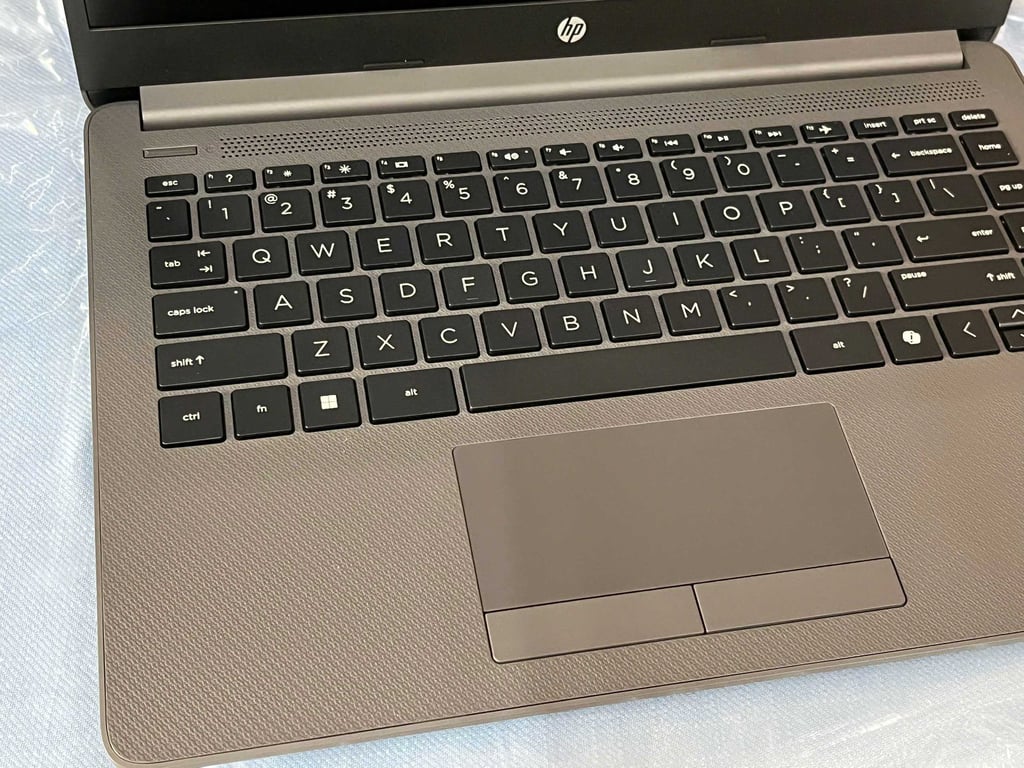 HP 240R G9 I5- 1334U/8G/512GSSD/14.0FHD/WL/BT/3C/W11 -  B90Y6AT