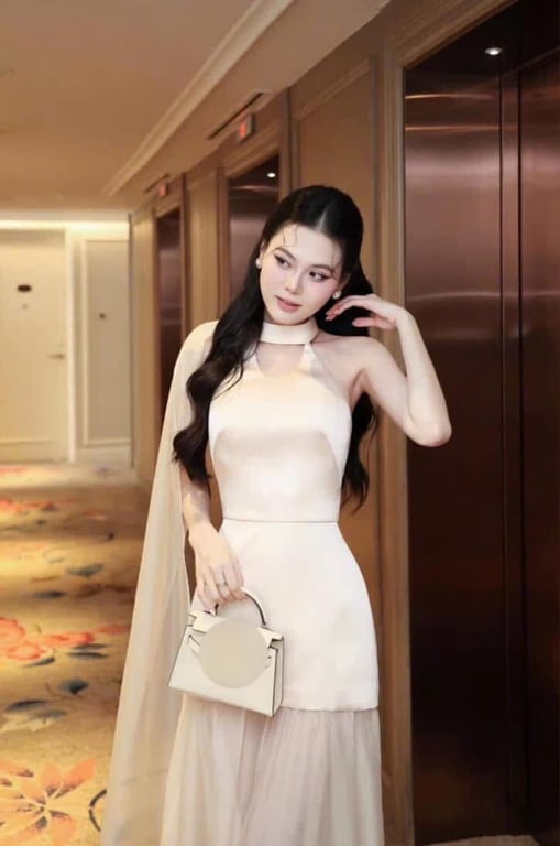 Đầm lụa phối tùng voan