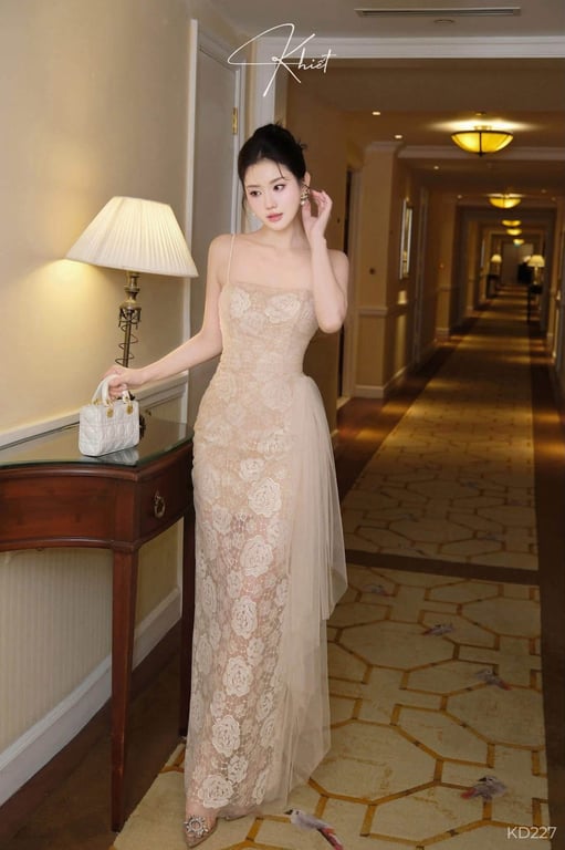 Váy ren hai dây nhà Khiết size S
