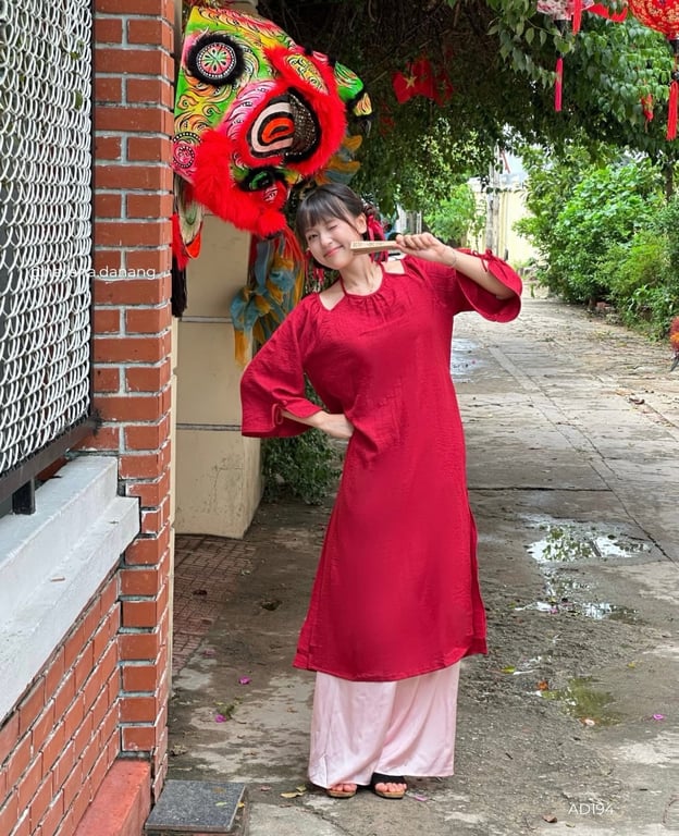 AD HVN cổ yếm Ý Lan đỏ (có bigsize)