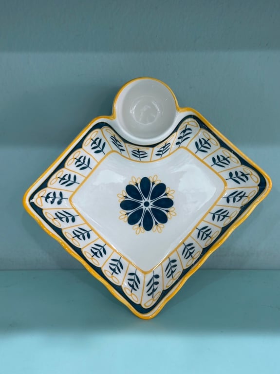 Bộ 4 đĩa kèm bát chấm phong cách retro 18cm