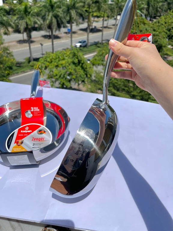 CHẢO INOX ĐÚC LIỀN KHỐI CÓ MIỆNG RÓT KALPEN ZENGER  size 24-26