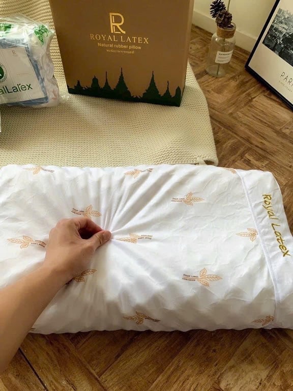 Gối cao su non Royal Latex 40x60cm - có hộp đẹp! MC10