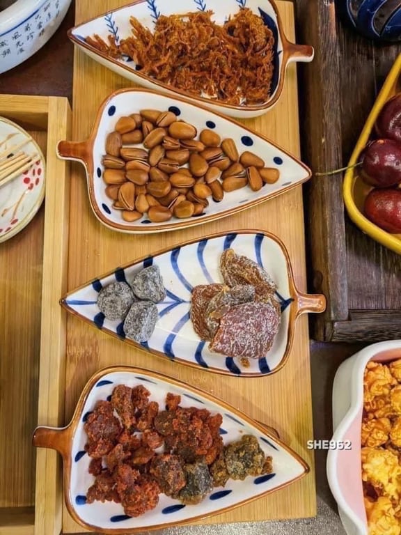 SET ĐĨA LÁ KÈM KHAY GỖ DECOR