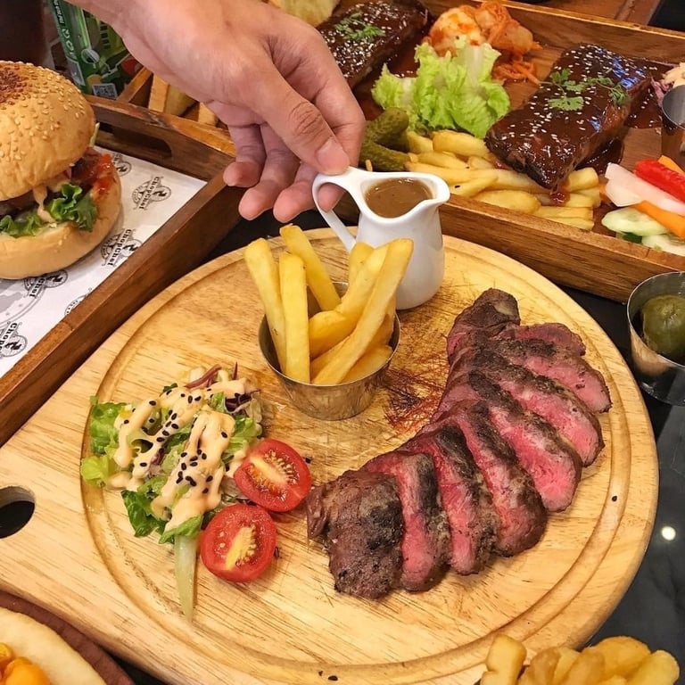 𝐊𝐡𝐚𝐲 𝐠𝐨̂̃ 𝐭𝐫𝐨̀𝐧 𝐜𝐨́ 𝐭𝐚𝐲 𝐜𝐚̂̀𝐦, 𝐭𝐡𝐨̛́𝐭 𝐠𝐨̂̃ đ𝐮̛̣𝐧𝐠 𝐛𝐚́𝐧𝐡 𝐩𝐢𝐳𝐳𝐚, 𝐦𝐨́𝐧 𝐚̆𝐧