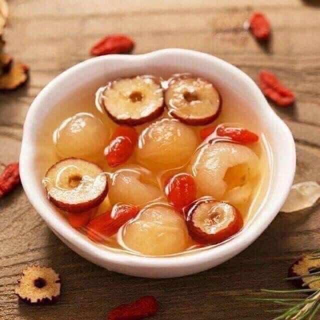 TÁO ĐỎ SẤY KHÔ  Hàn Quốc hộp 1kg