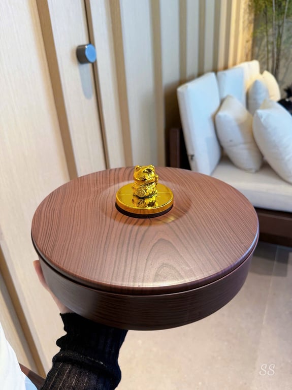 KHAY MỨT TẾT MÈO THẦN TÀI – CHỮ PHÚC – MÀU GỖ SANG TRỌNG