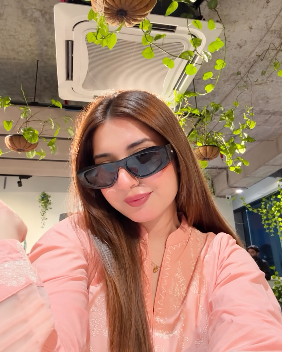 Komal Anjum wearing Ormont № 02 Grey