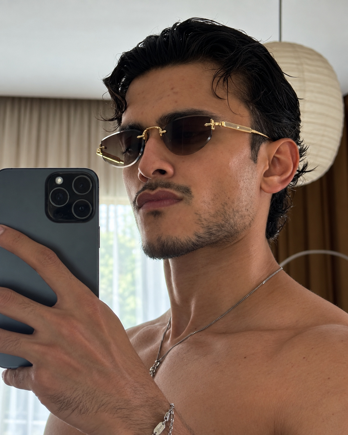 Shaeel wearing Ormont № 11 Light Brown · gold