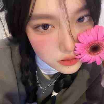 EmmaRussell (emmarussell) Farcaster social identity (Fname handle) PFP