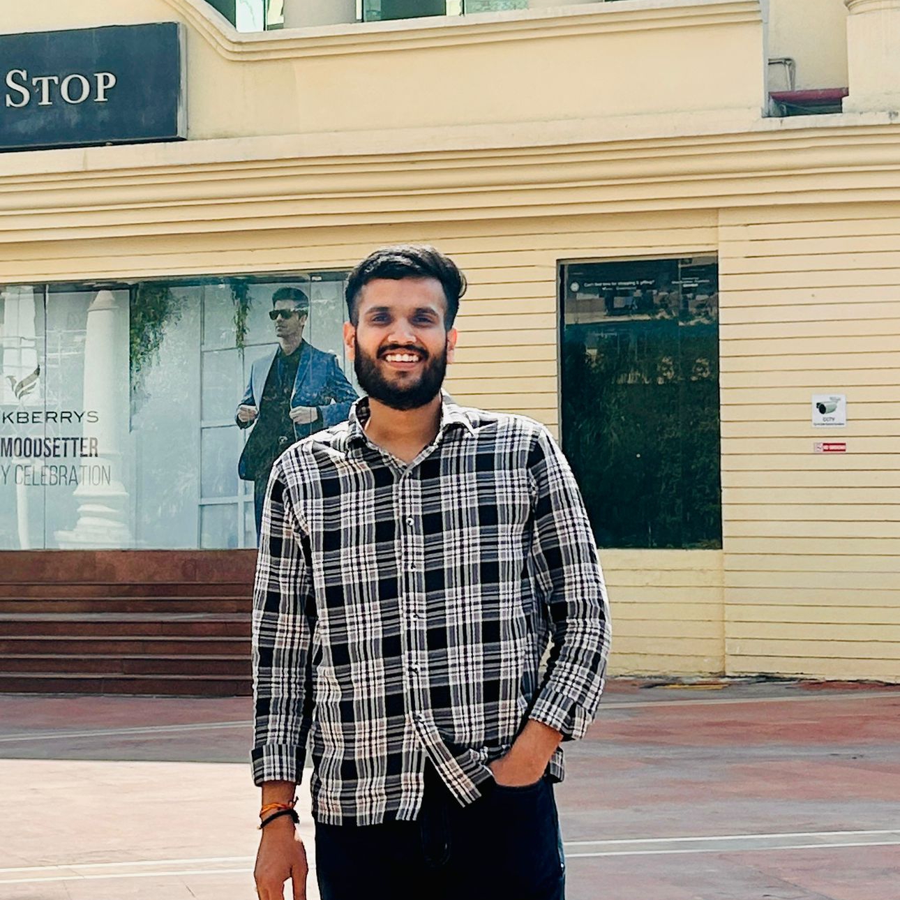 Sumit Kumar Singh's Farcaster avatar