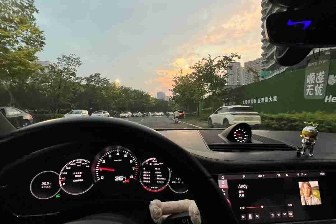 Louised (louised) Farcaster social identity (Fname handle) PFP