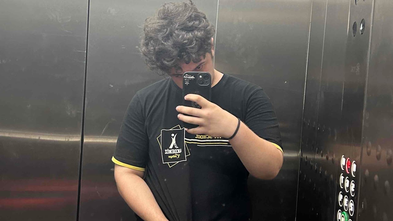 Mert (mertokyyr) Farcaster social identity (Fname handle) PFP