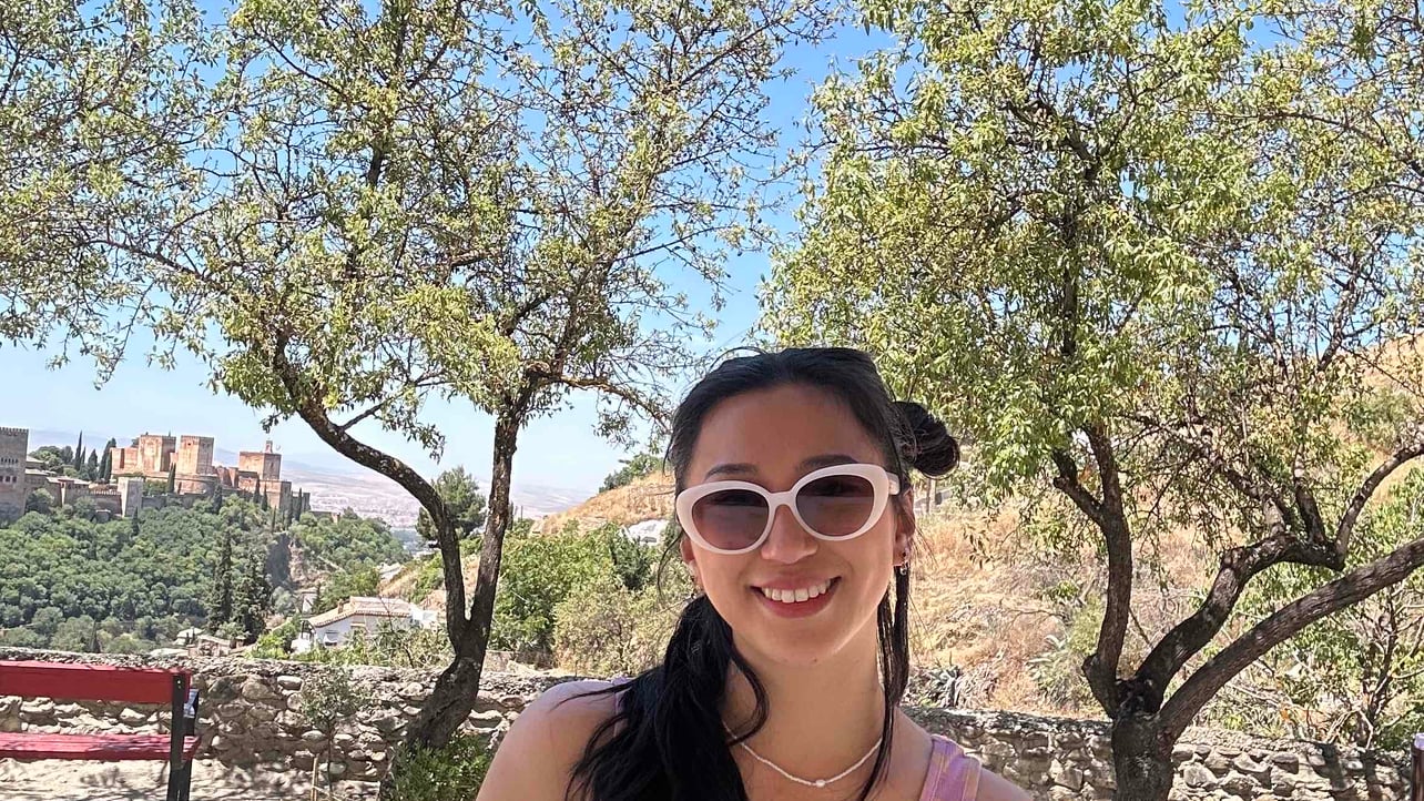 Angela ☀️ pfp