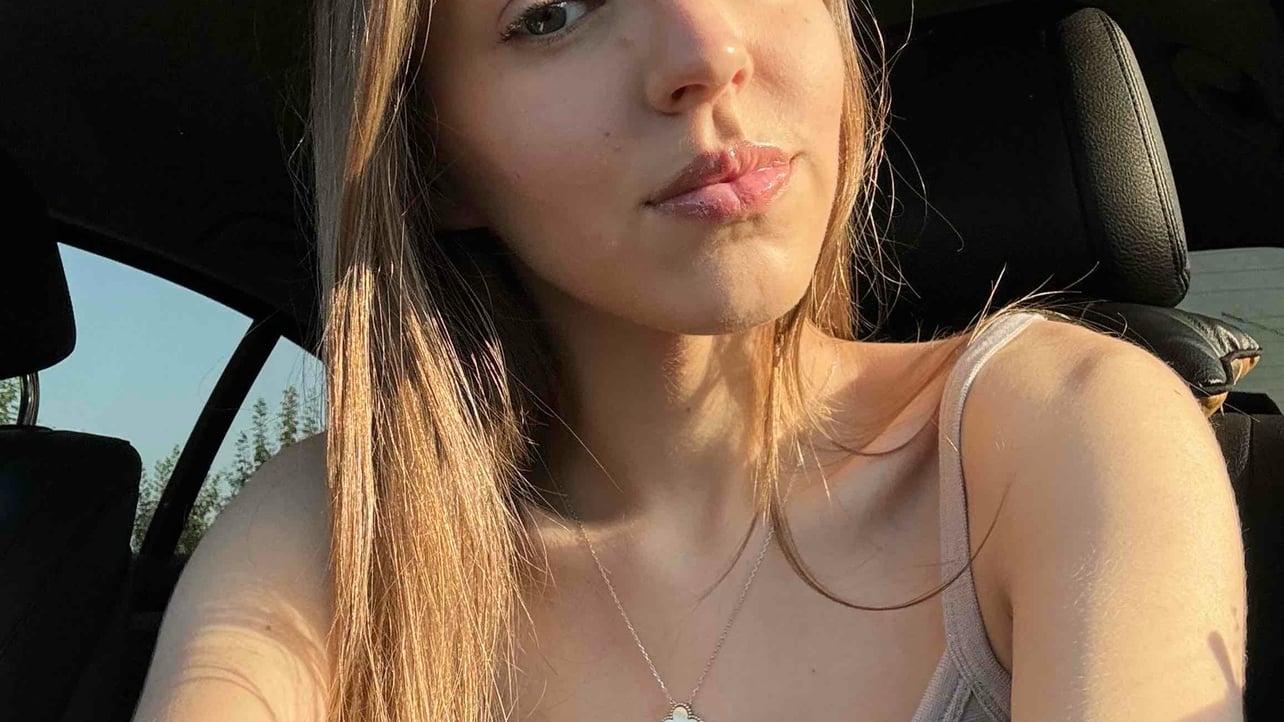 Angelina pfp