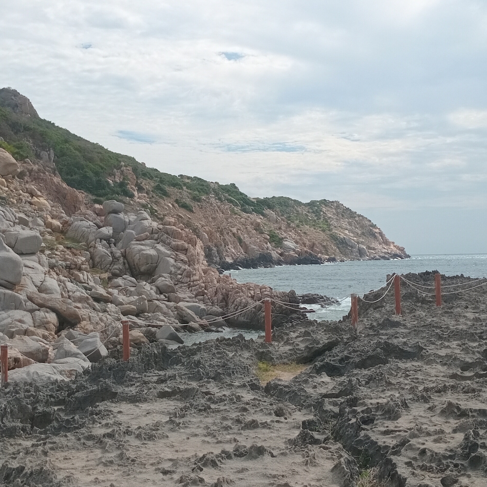 Hophophop2023 (hophophop2023) Farcaster social identity (Fname handle) PFP