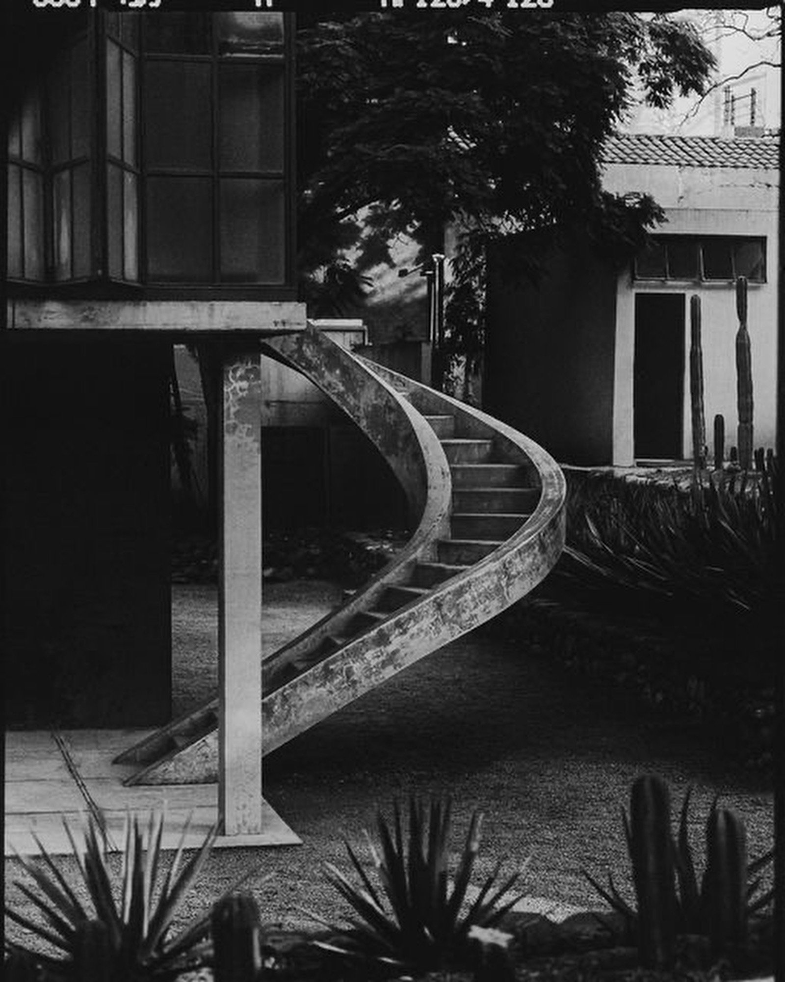 Cast image