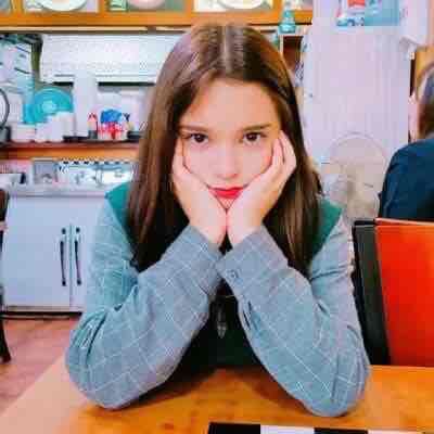 melaniely (melaniety) Farcaster social identity (Fname handle) PFP