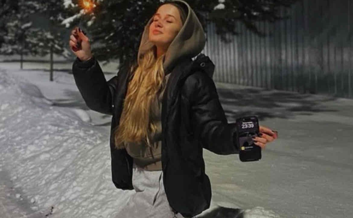 camfieldyanira.lens Lens social identity (.lens handle) PFP