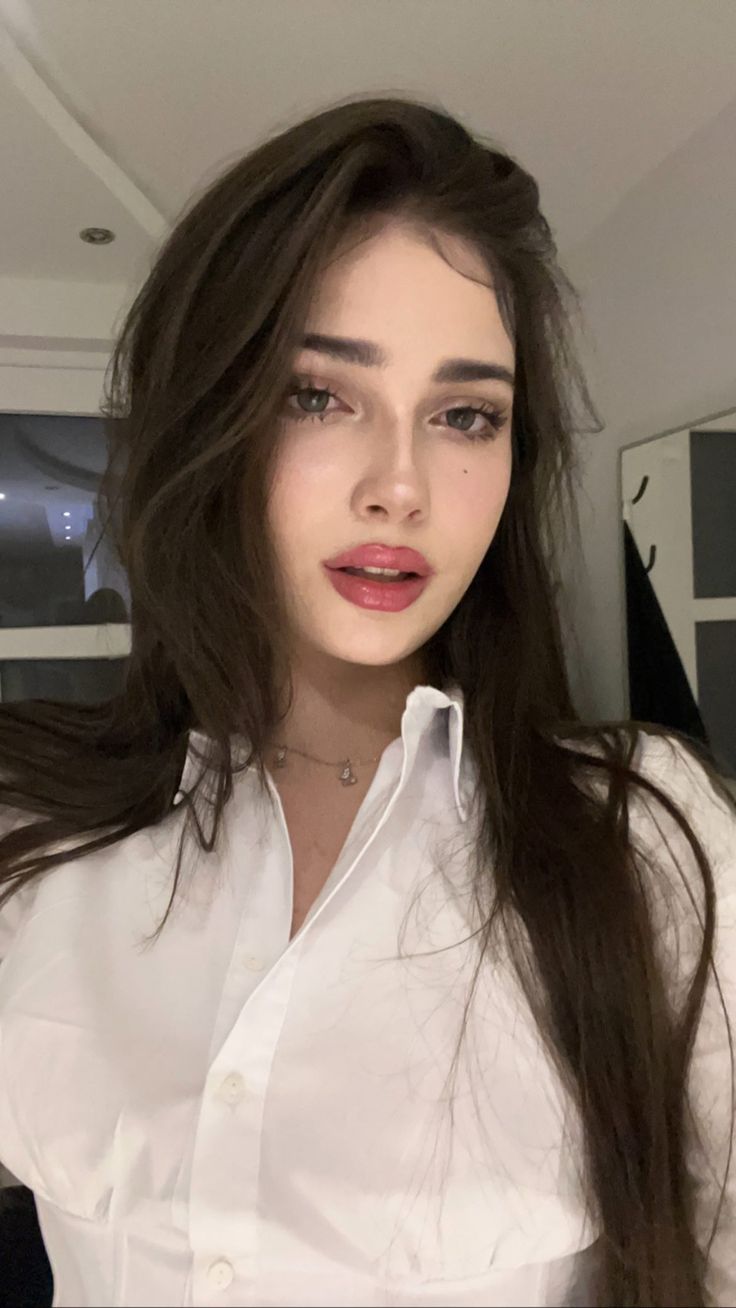 Mary May pfp