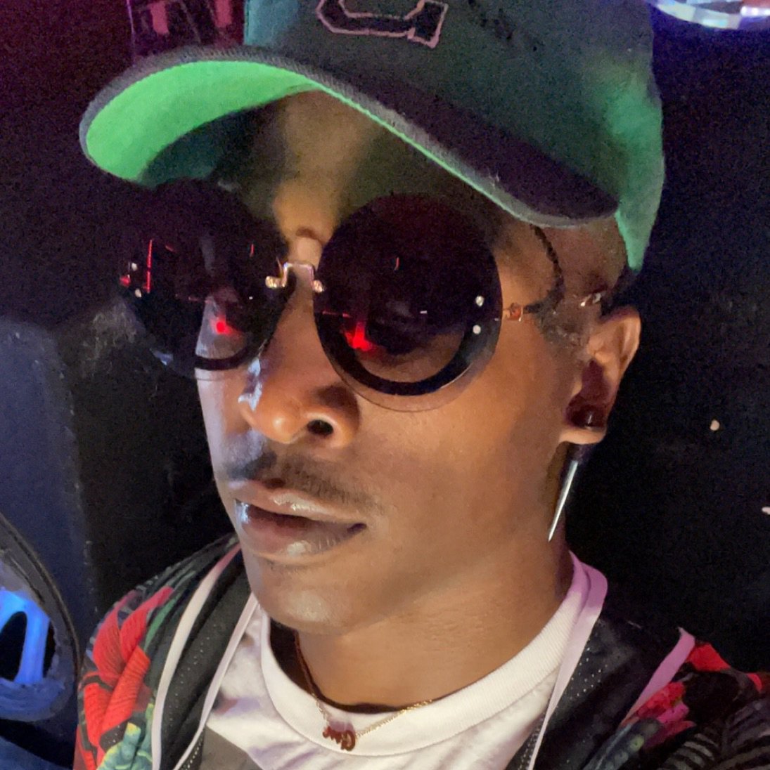 Born  🔺 (bornelder.eth) Farcaster social identity (Fname handle) PFP