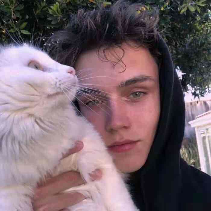 olivia-roberts Farcaster social identity (Fname handle) PFP