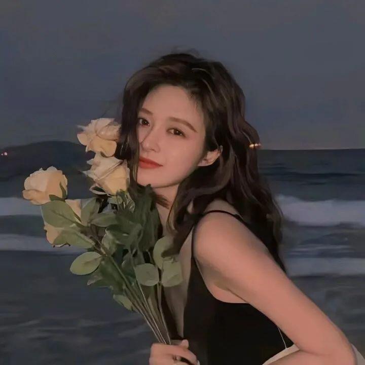 DreamweaverDiva pfp