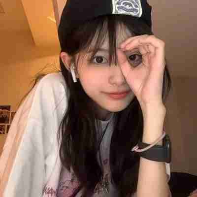 uroraa Farcaster social identity (Fname handle) PFP