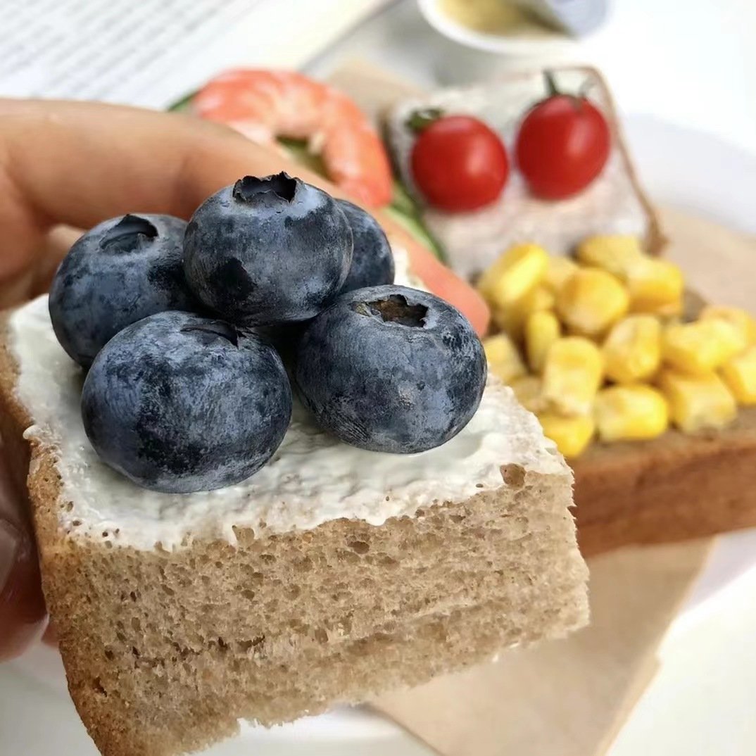 7Live
 (xrzuswyvmn) Farcaster social identity (Fname handle) PFP