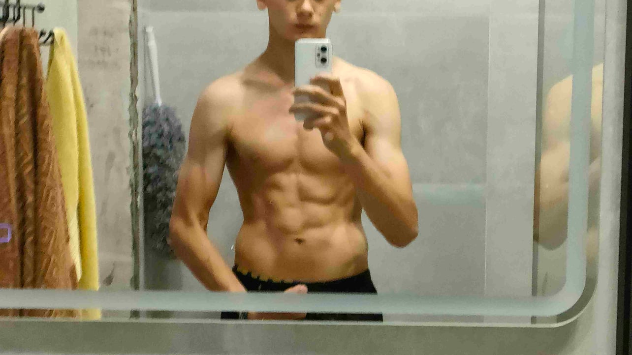 Max Kanakov (maxk4n4k0v) Farcaster social identity (Fname handle) PFP