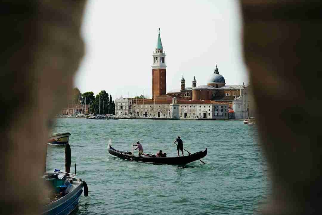 FutureLiving (futureliving) Farcaster social identity (Fname handle) PFP