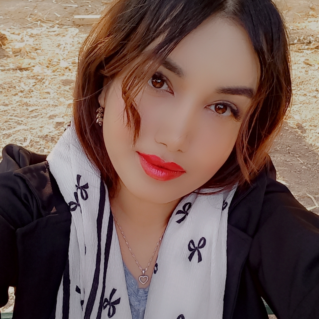 Lena 🎨🦋🩵 pfp