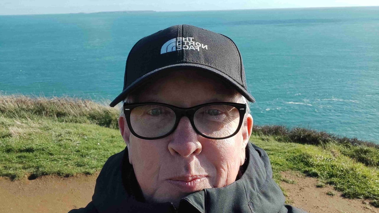 Explorateur digital curieux (w-r) Farcaster social identity (Fname handle) PFP