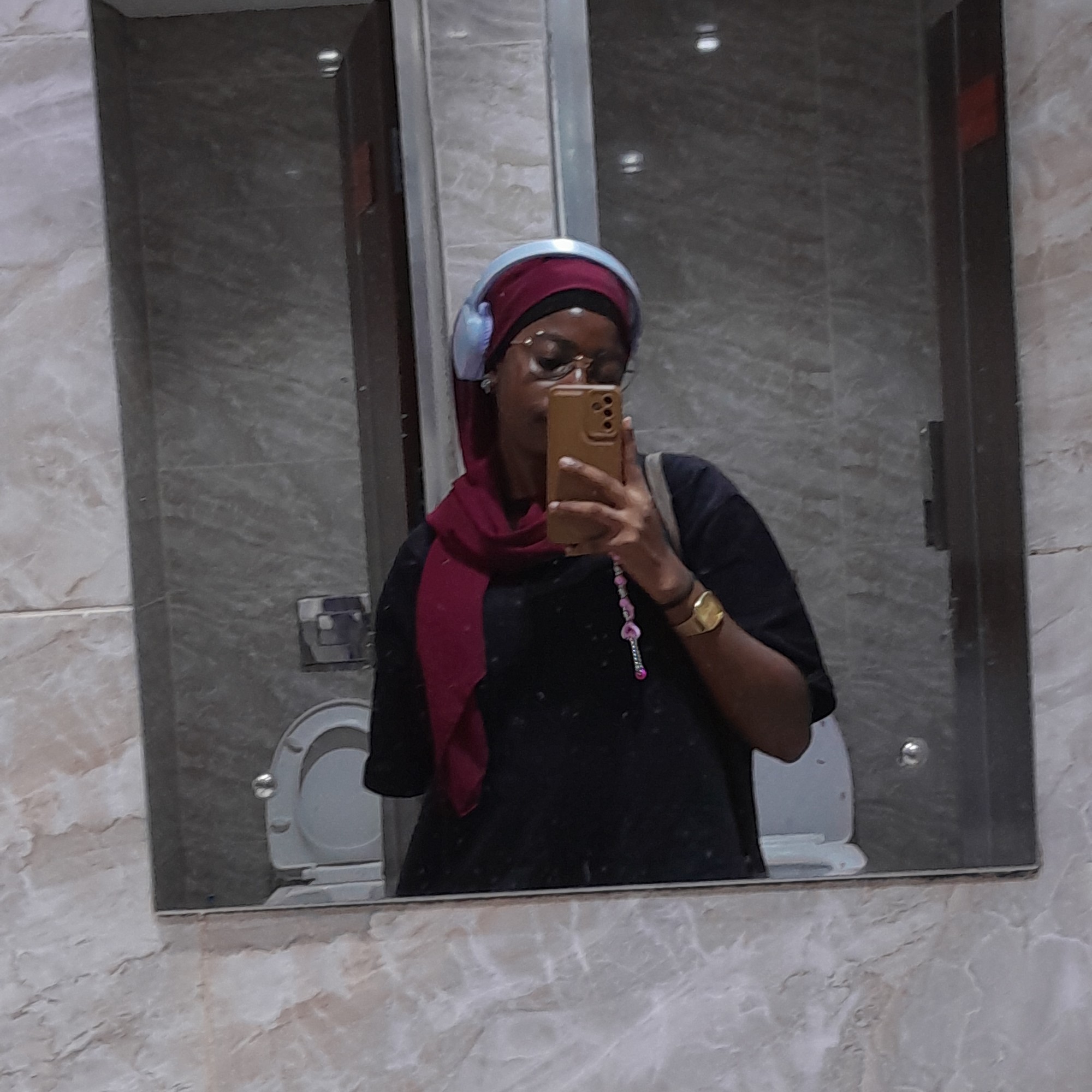 b0mbshell baby🌈✨️🌸 pfp
