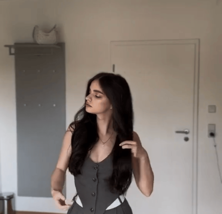 Jenny (yoyoyo11) Farcaster social identity (Fname handle) PFP