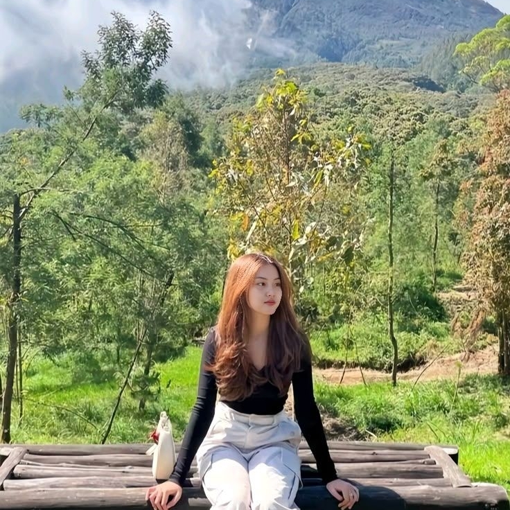 Dewi Yulianti ⌘'s Farcaster avatar