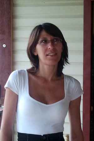 Laura (aza-1978) Farcaster social identity (Fname handle) PFP