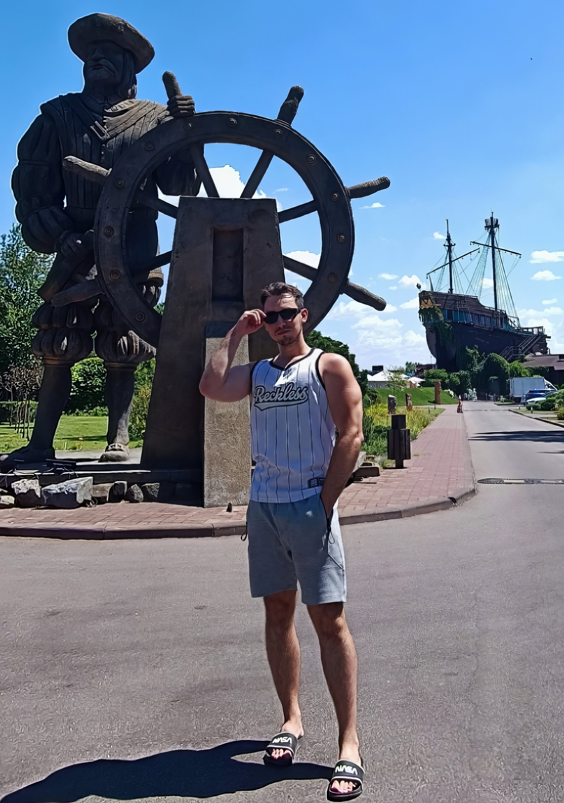 Dmitry's Farcaster avatar