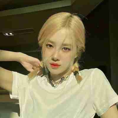 ayloro Farcaster social identity (Fname handle) PFP