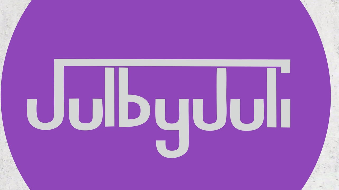 JulbyJuli pfp